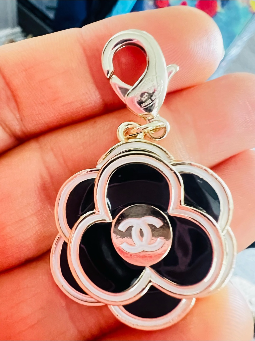 Fashion Black Enamel Camellia keychain Pendant